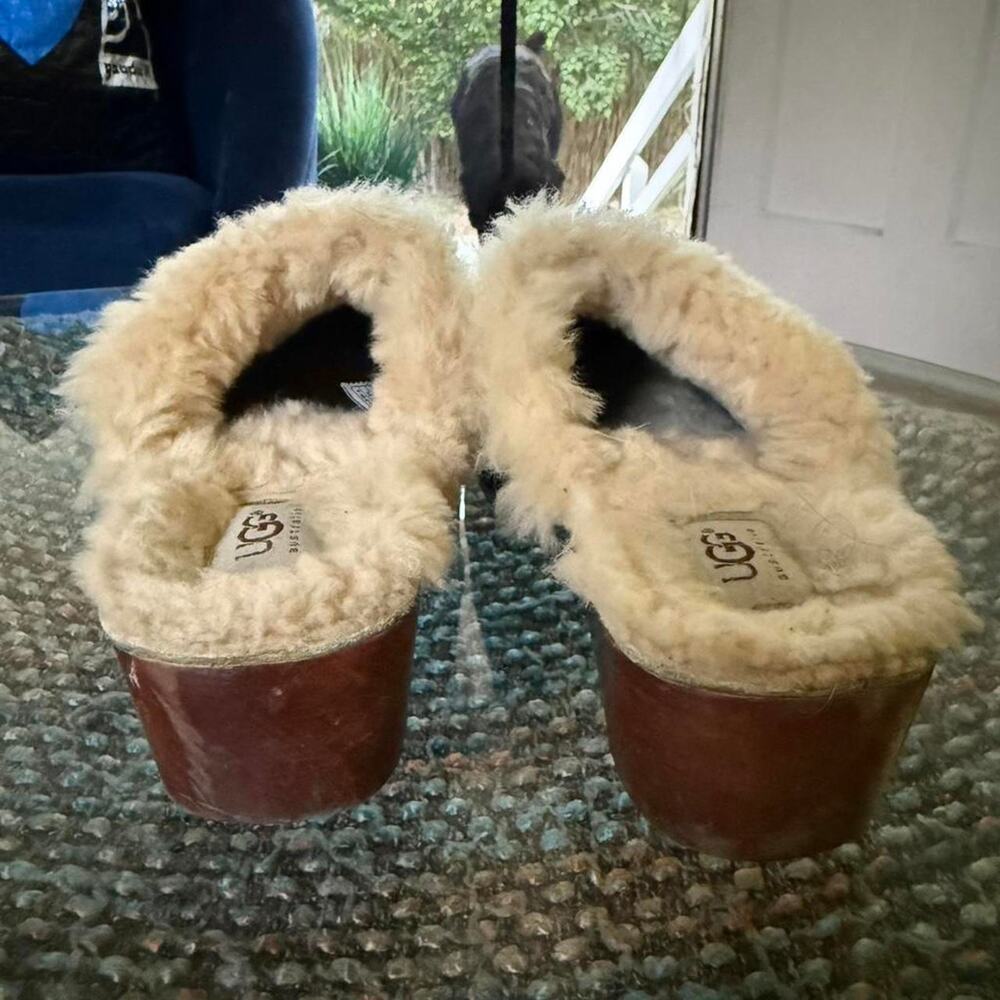 UGG Black Cream Sheepskin Clogs Sz 8 Boho Fur Lined Boho Capsule Sole Needed - Picture 7 of 8